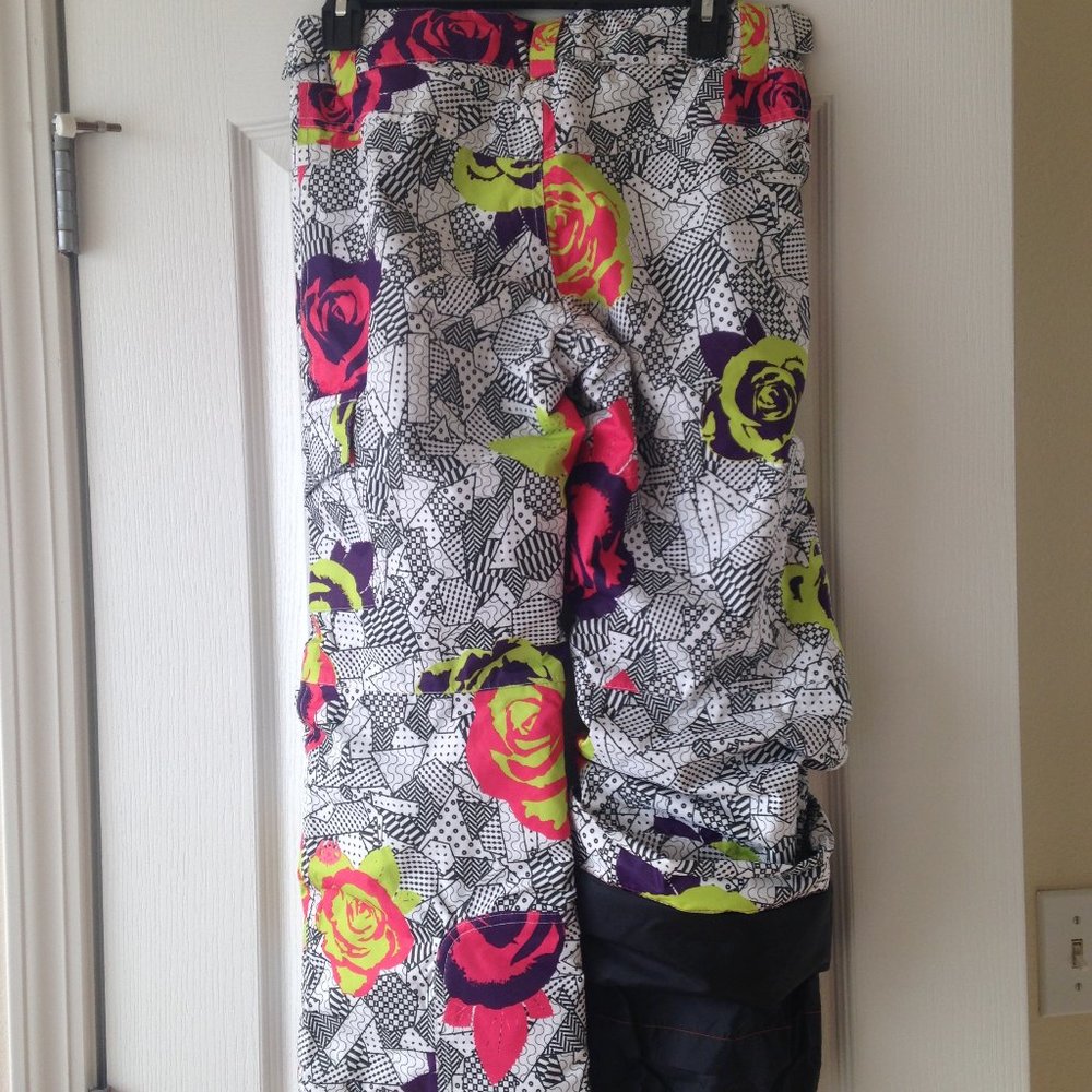 Brand new snow pants for youth girls